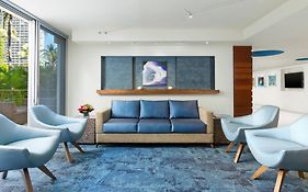 Courtyard By Marriott Waikiki Beach